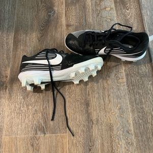 Nike softball cleats